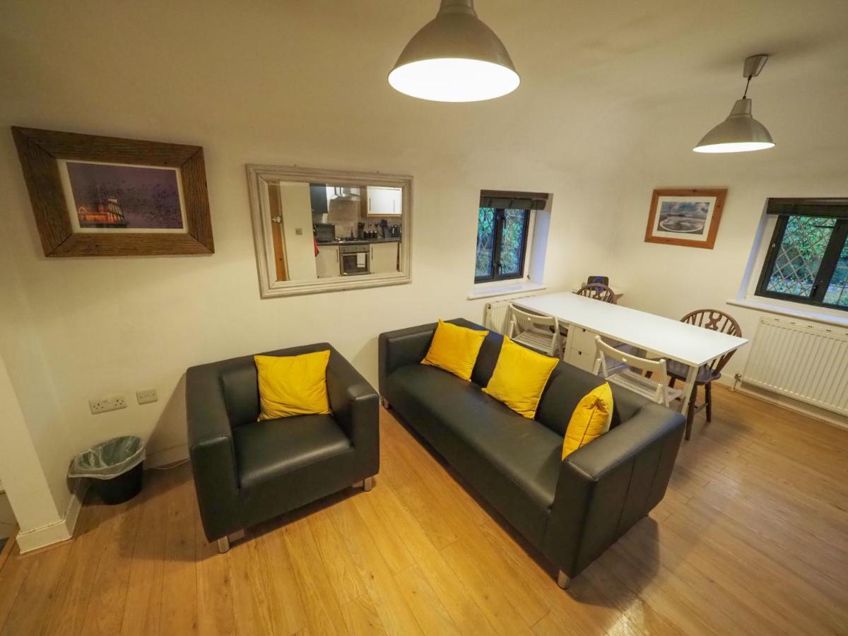 2 Ringles Place Apartment *