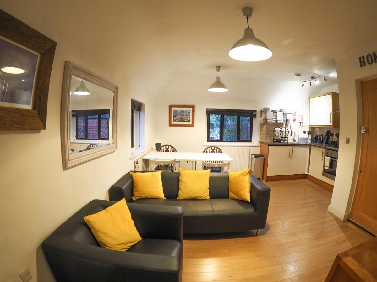 Apartment 2 Ringles Place